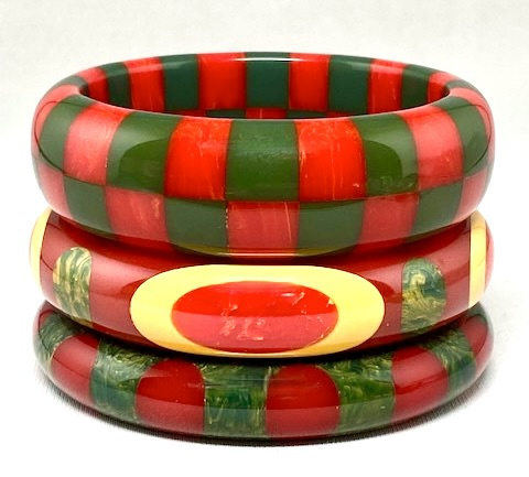 SZ66 Shultz red & blue bakelite bangles